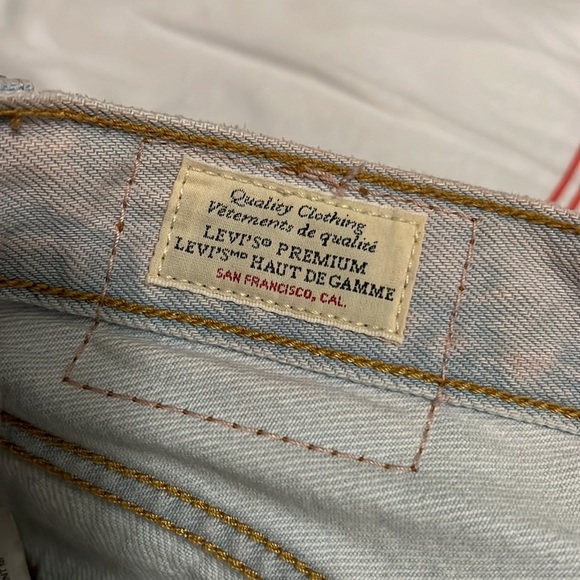 Levi’s Shorts - Picture 4 of 5